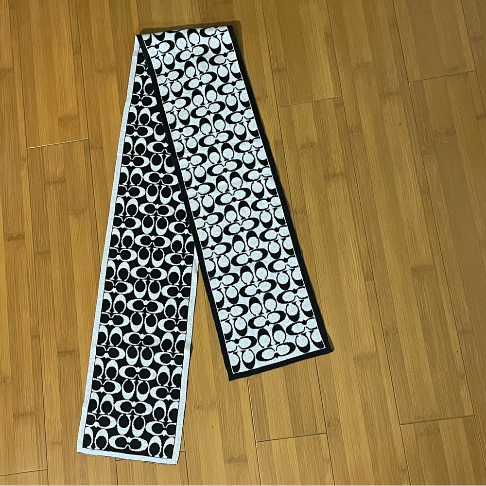 Coach Monochrome Signature Scarf vintage